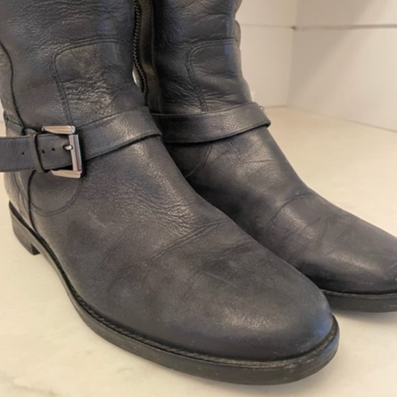 Boots - Picture 1 of 3